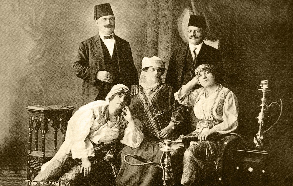 Tarihten Bir Türk Aile Fotoğrafı
